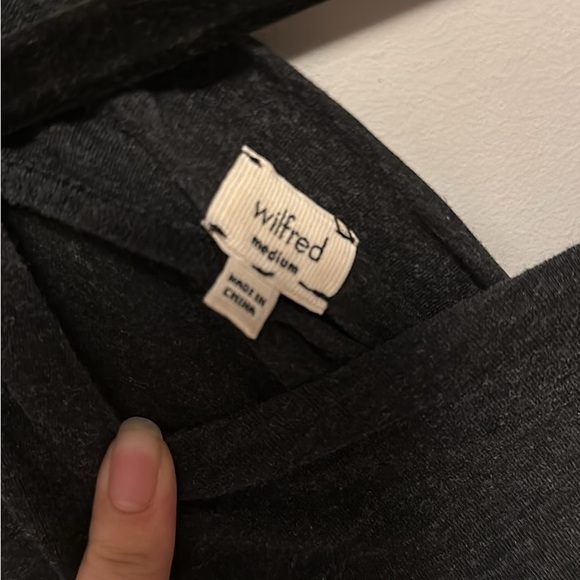 Wilfred open back Long sleeve shirt - Picture 3 of 3